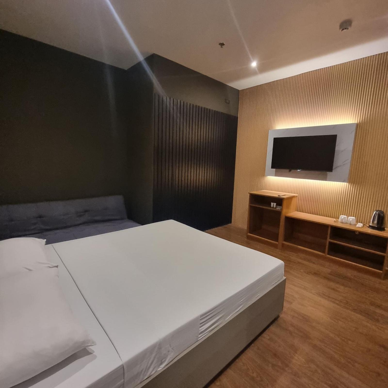 באגויו Eekos Bed And Breakfast מראה חיצוני תמונה